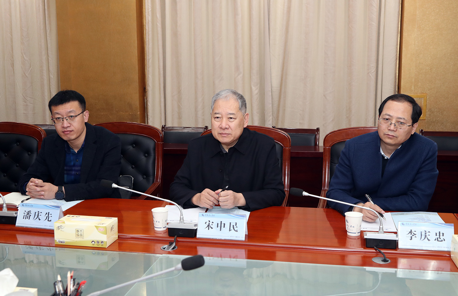 来访领导.JPG
