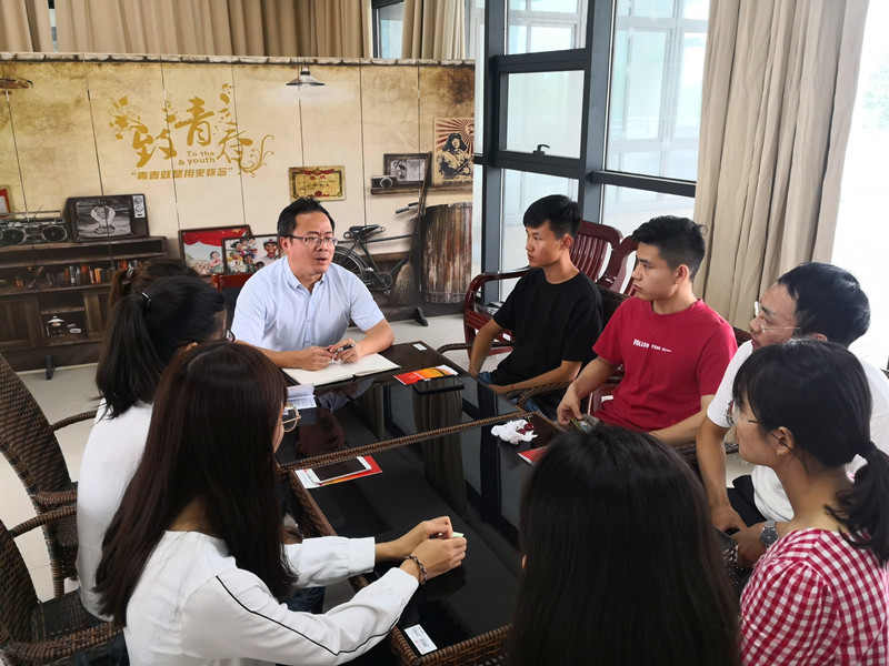 院长学生座谈会_副本.jpg
