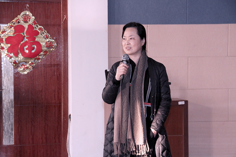 副校长钱素平演唱.jpg