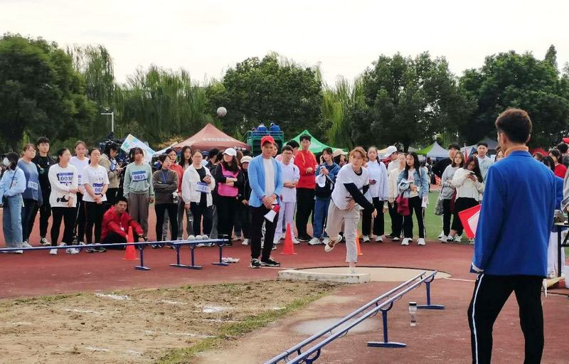 铅球.jpg