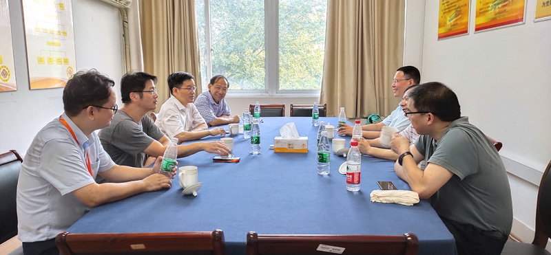 8会议室交流.jpg