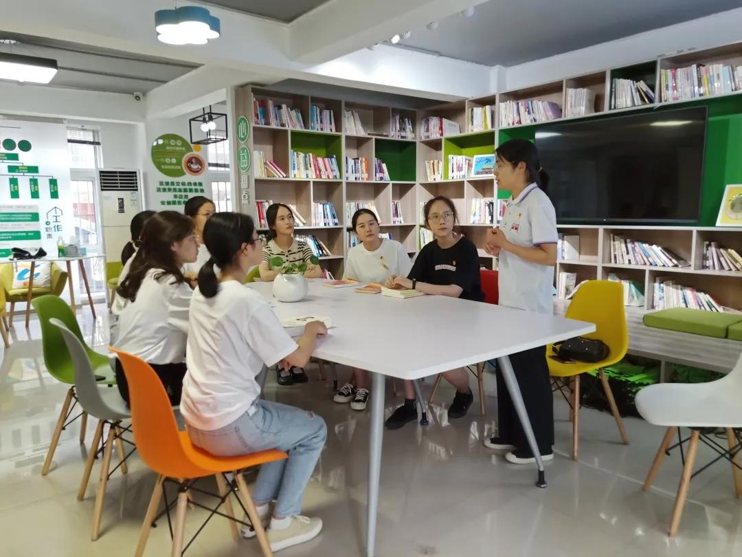 202108121628737150931784.jpg 外国语学院学生赴常熟市北门大街社区开展诗词红色故事宣讲活动.jpg
