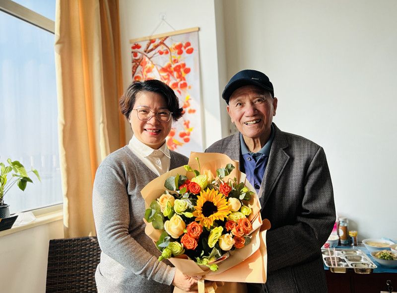202401161705381860655004.jpg 王任慰问钱景珊.jpg