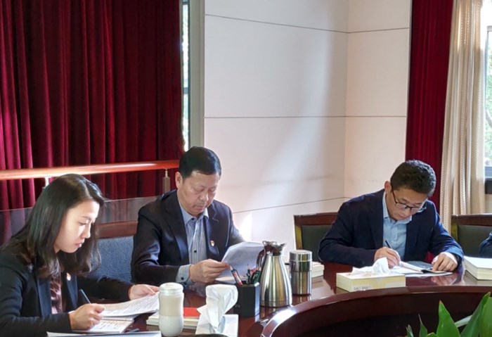 朱士中书记重读入党志愿_副本.jpg