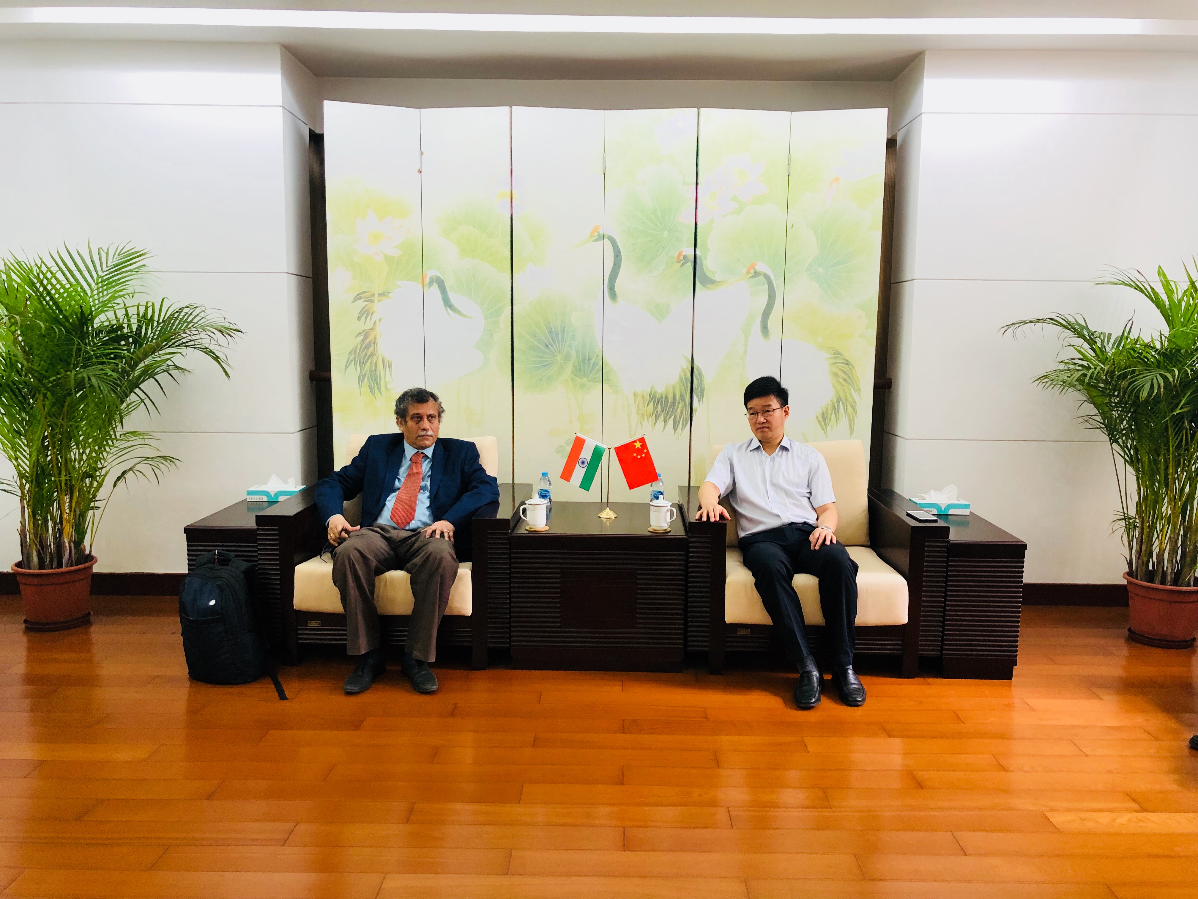 张校长会见.jpg