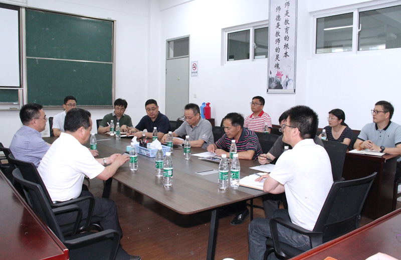 五行楼 借数学会议室开会.jpg