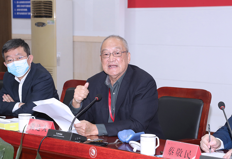 3-2黄达人 专家组组长、教育部评估专家委员会副主任委员、中山大学原校长.jpg