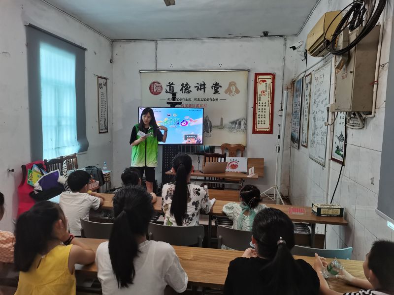 202207261658820651412215.jpg 电子信息工程学院双毒并禁宣讲团在溪东村开展禁毒第一课.jpg