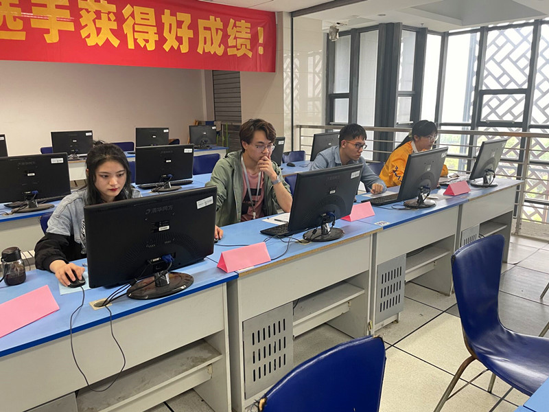 202104261619423671992586.jpg 特等奖团队比赛中_副本.jpg