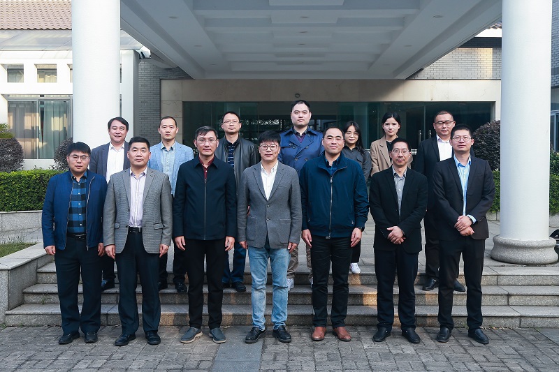 202110281635394329688539.jpg 合影.jpg