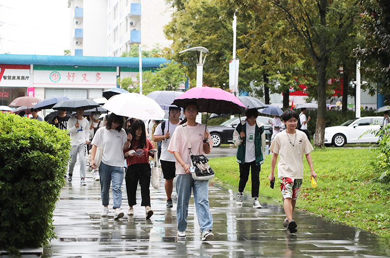 学生3.JPG