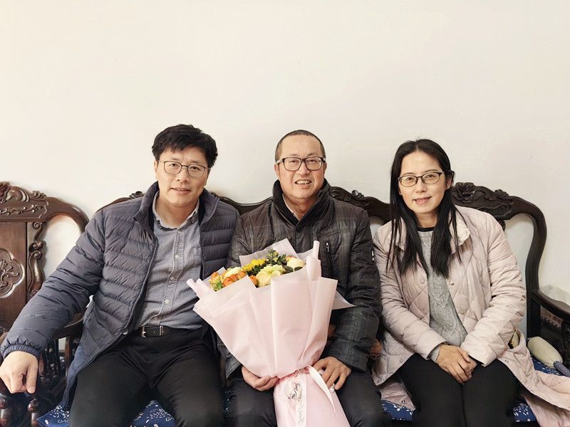 202401161705381520934157.jpg 李俊峰慰问刘华民.jpg