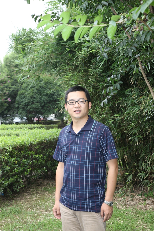 颜井平_副本.jpg
