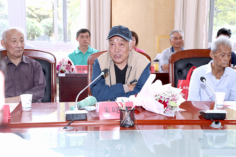 202110141634195270881539.jpg 寿星代表朱晓镜老师发言.jpg