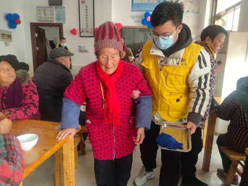 202202141644805120902087.jpg 生食院学子开展为老人送温暖实践活动.jpg