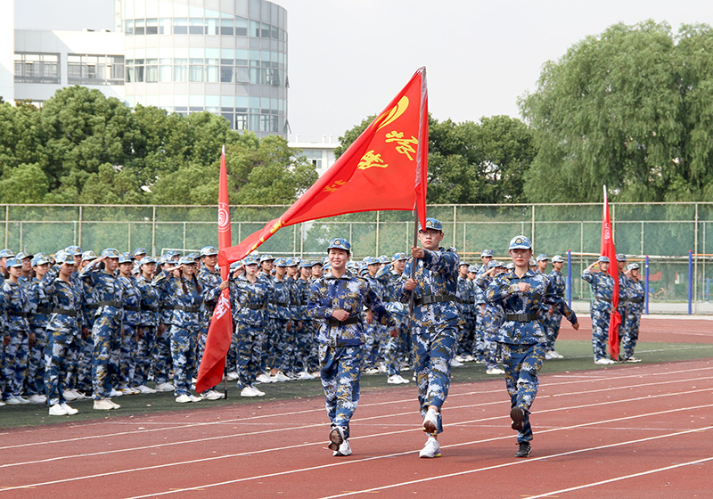 202009281601293669249590.jpg 送校旗.jpg