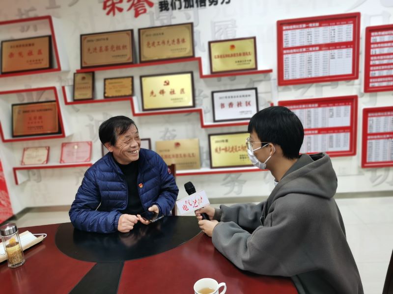 新老党员2.jpg