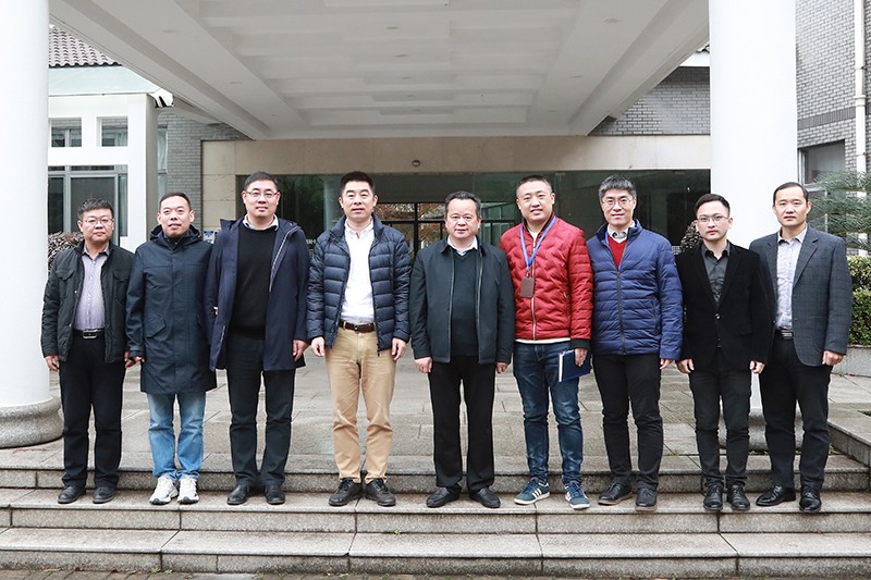 2020.11.25.学校与晶洲装备有限公司校企合作签约仪式 (5).jpg