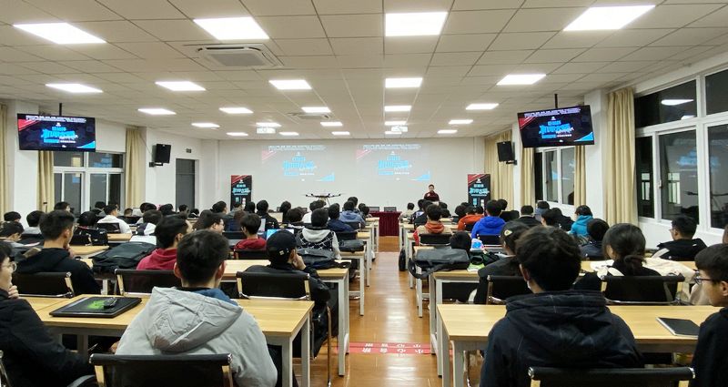 202105131620888432987462.jpg RoboMaster机甲大师校内赛启动会.jpg