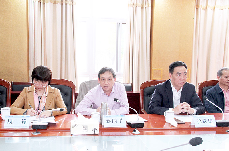 考察学习组来宾.jpg