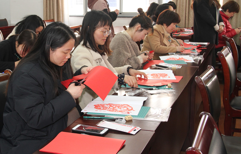 财务处的小会计们.jpg