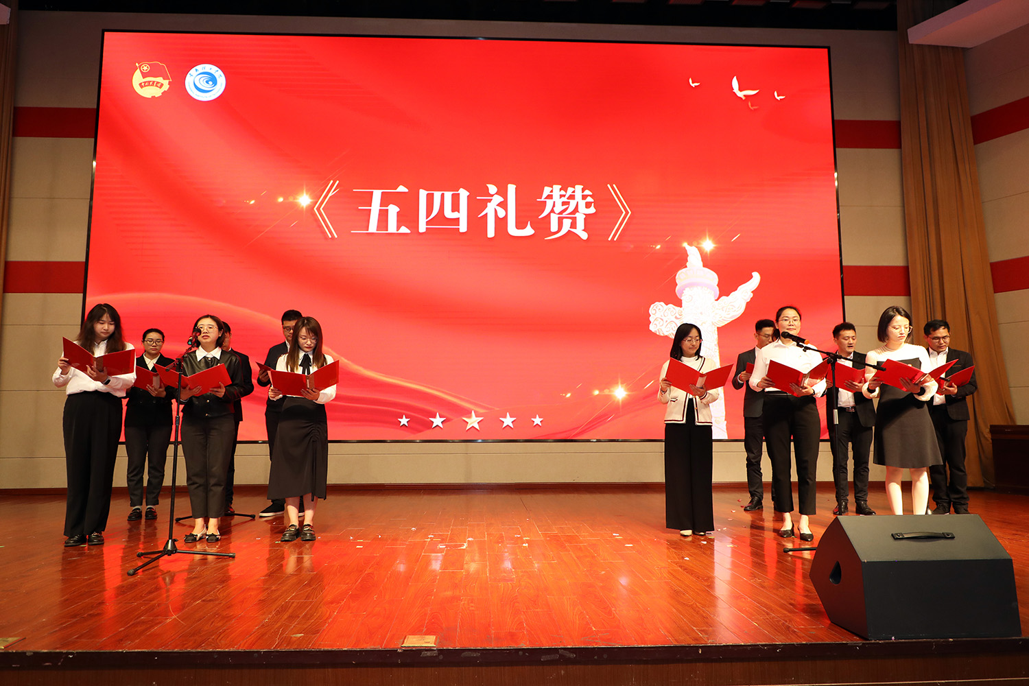 202304271682557378923443.jpg 朗诵.JPG