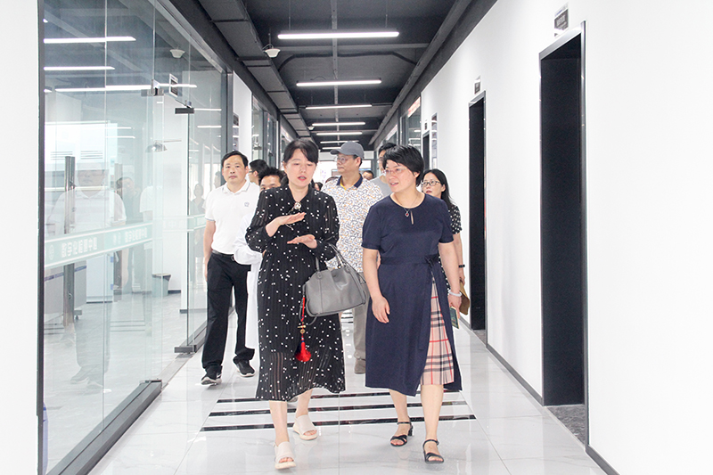 202106241624535349412997.jpg 5-1.检查纺织服装与设计学院.jpg