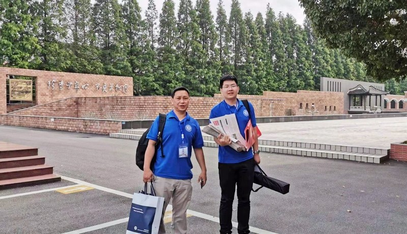 在江苏省高邮中学.jpg
