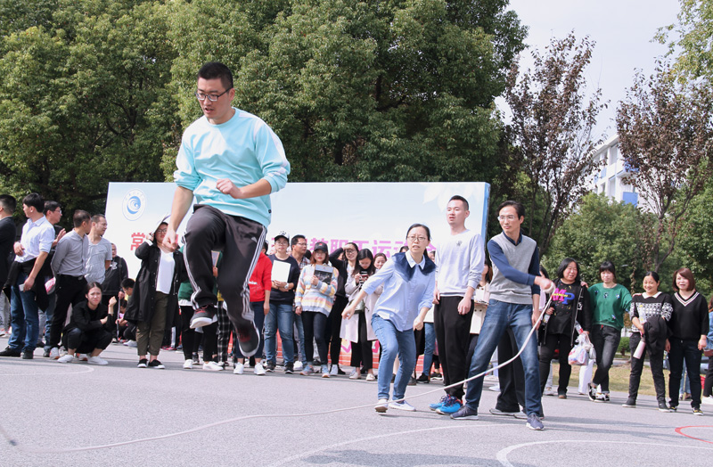数学跳长绳2.jpg