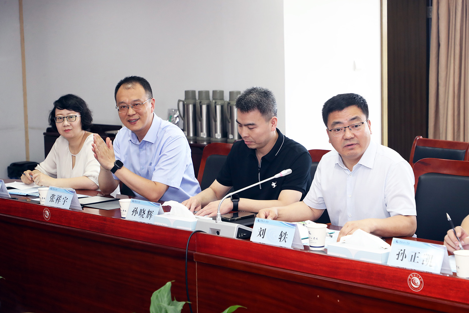 西安翻译学院领导.JPG