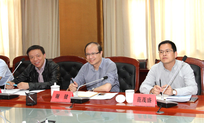 温州商学院常务副校长 信息化领导小组组长谢健 党委副书记范茂盛.jpg