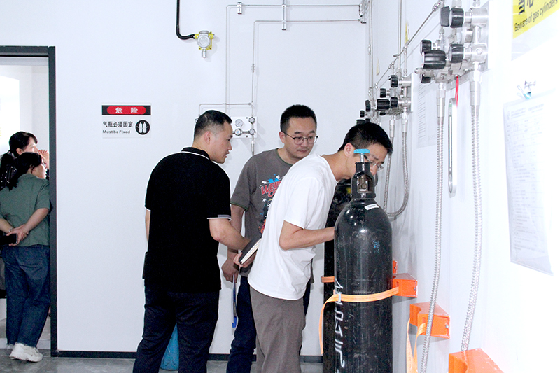 202106241624534900694187.jpg 5-2检查数字化纺织服装检测中心气瓶室.jpg