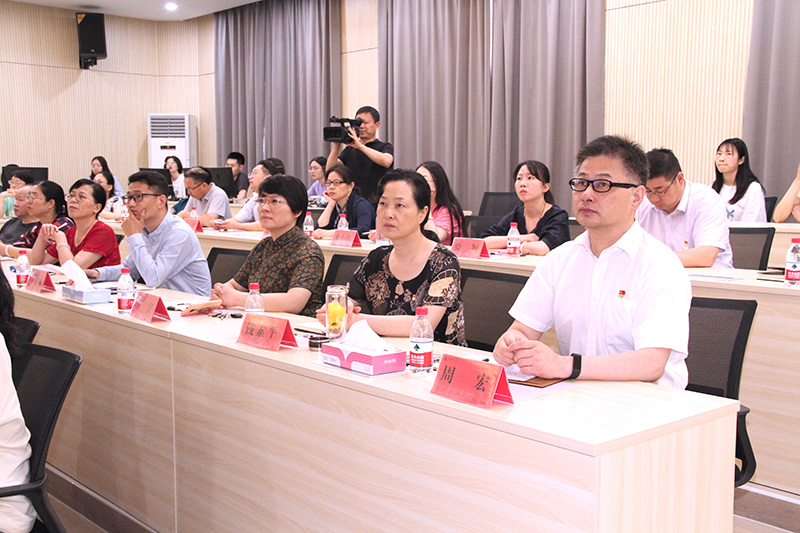 与会领导.jpg