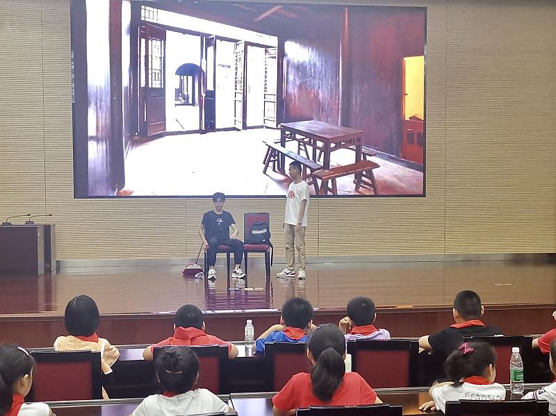 计算机学院“爱心护航”青年普法志愿者团队开展赴常熟市检察院未检宣传教育展览馆常熟市各小学生普法社会实践活动.jpg
