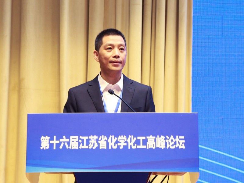 6冯勇副校长主持.JPG