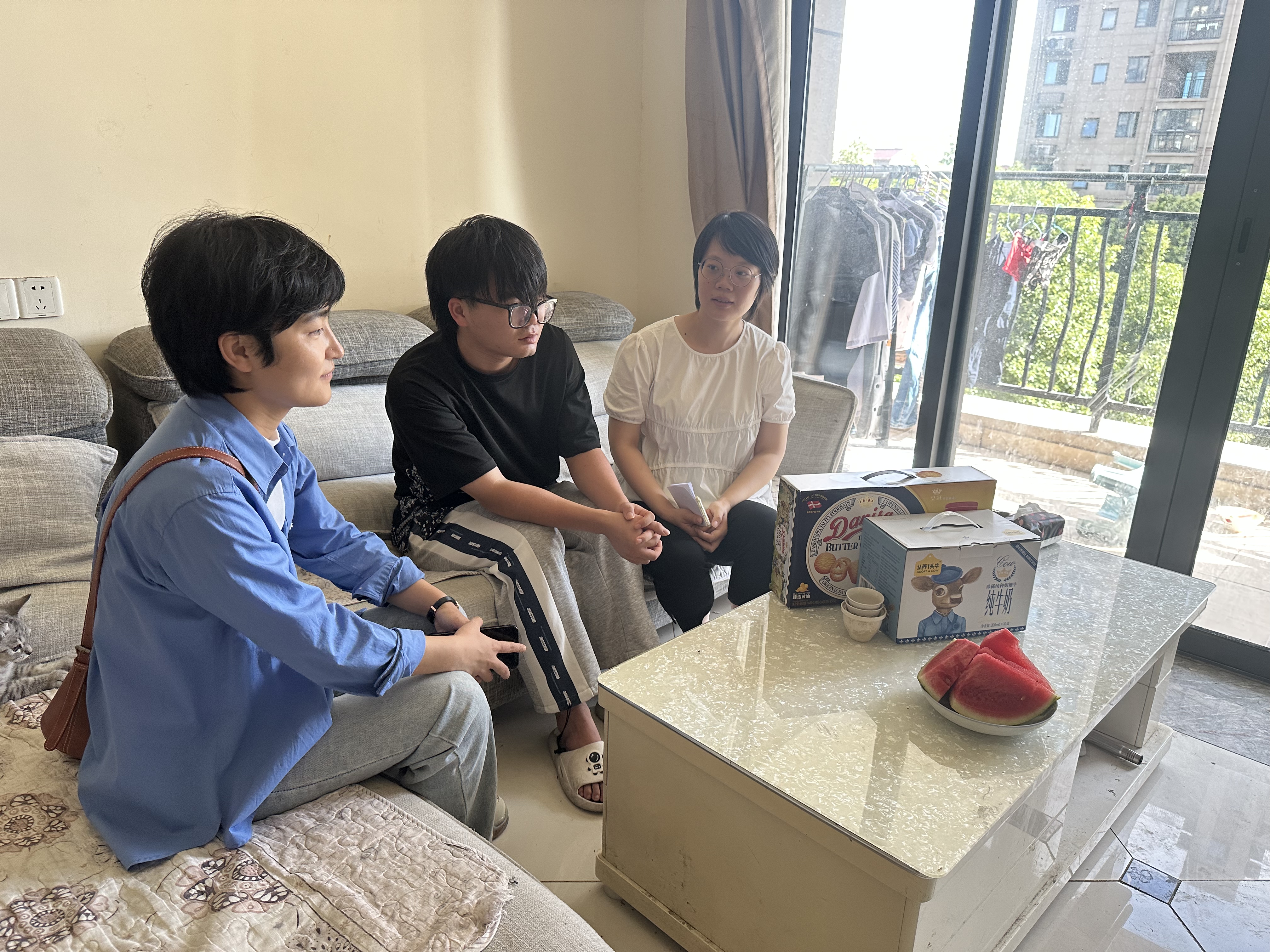 202309021693637826302276.jpg 商学院贫困生走访.jpg