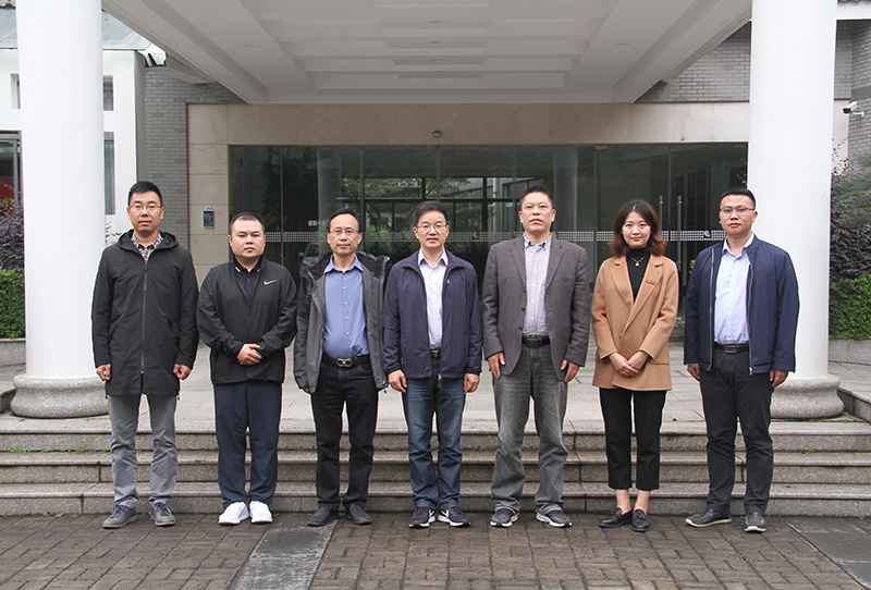 202010211603264955243792.jpg 合影.jpg