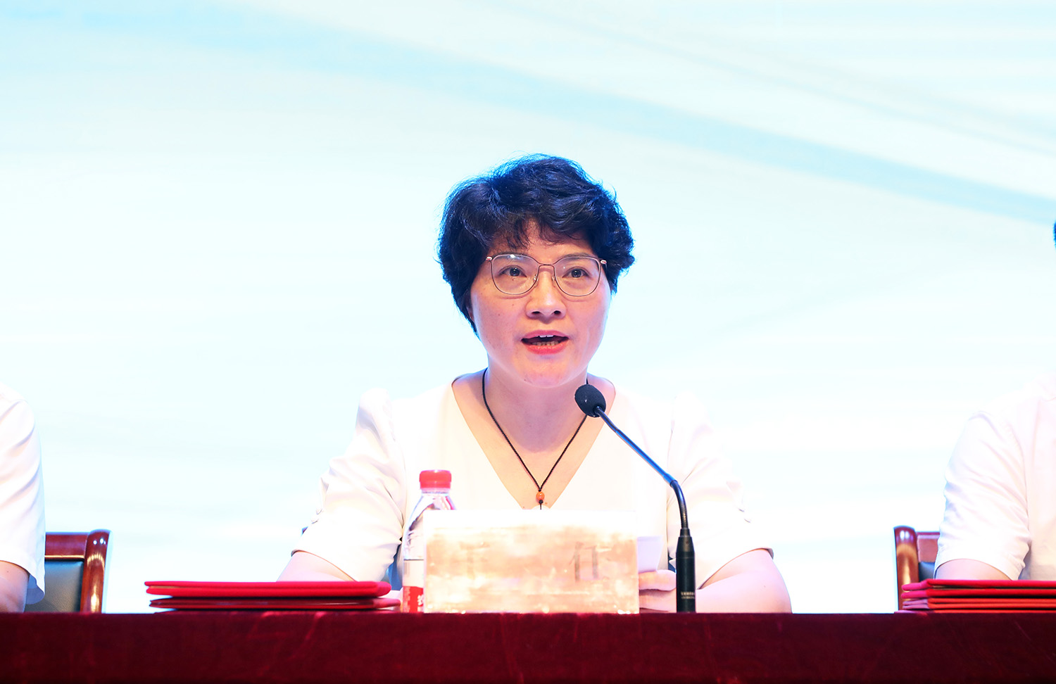 202309081694162312205123.jpg 王任副校长宣读任宣读荣休教职工名单.JPG
