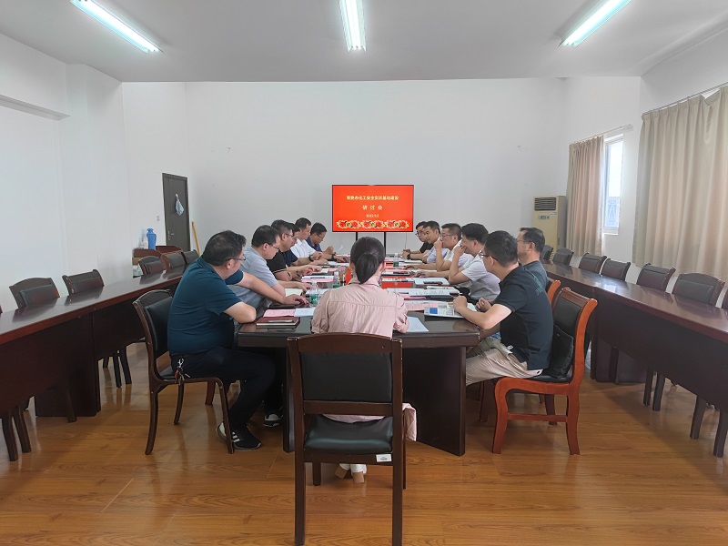 9.2材料学院开展常熟市化工安全实训基地建设研讨会 (3).jpg