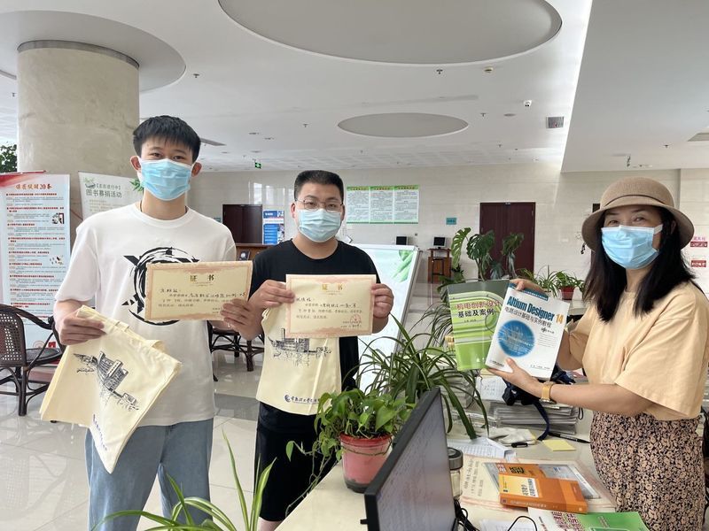 202206201655711527203565.jpg 东南馆赠书.jpg