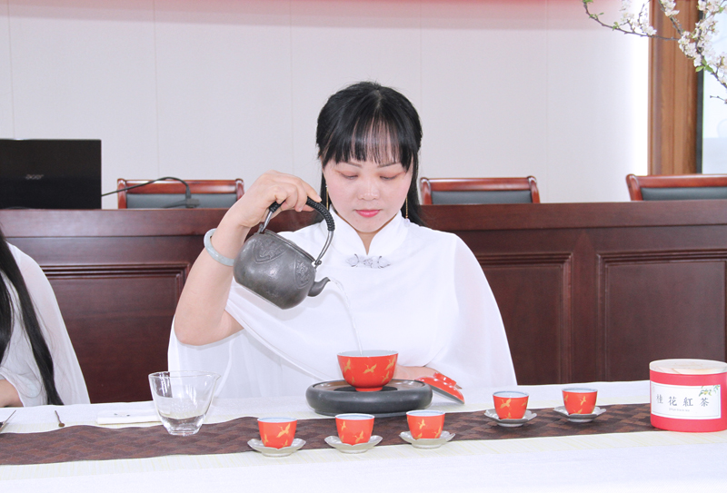 202103281616944541227018.jpg 6-4茶艺表演.jpg