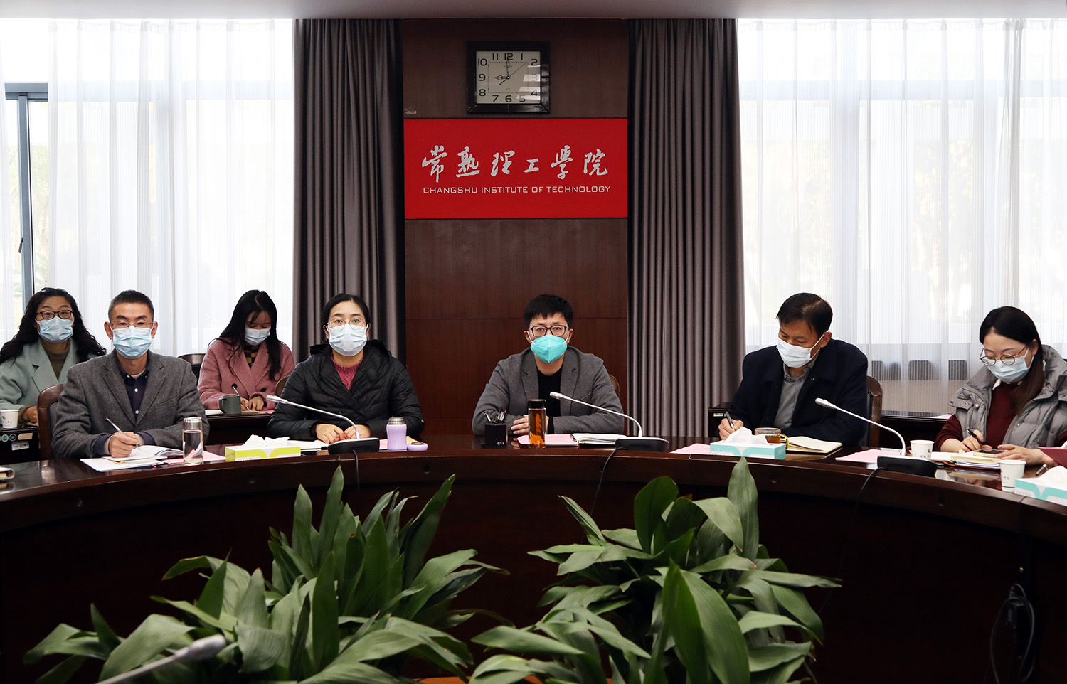 与会领导.JPG