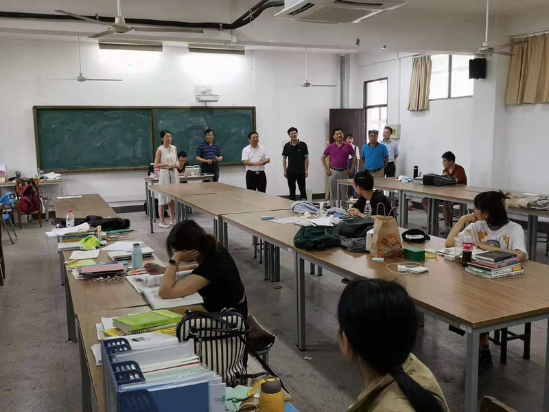 看望学生2.JPG