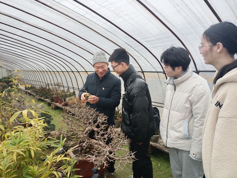202201111641904356714031.jpg 新青年对话老党员 (2).jpg