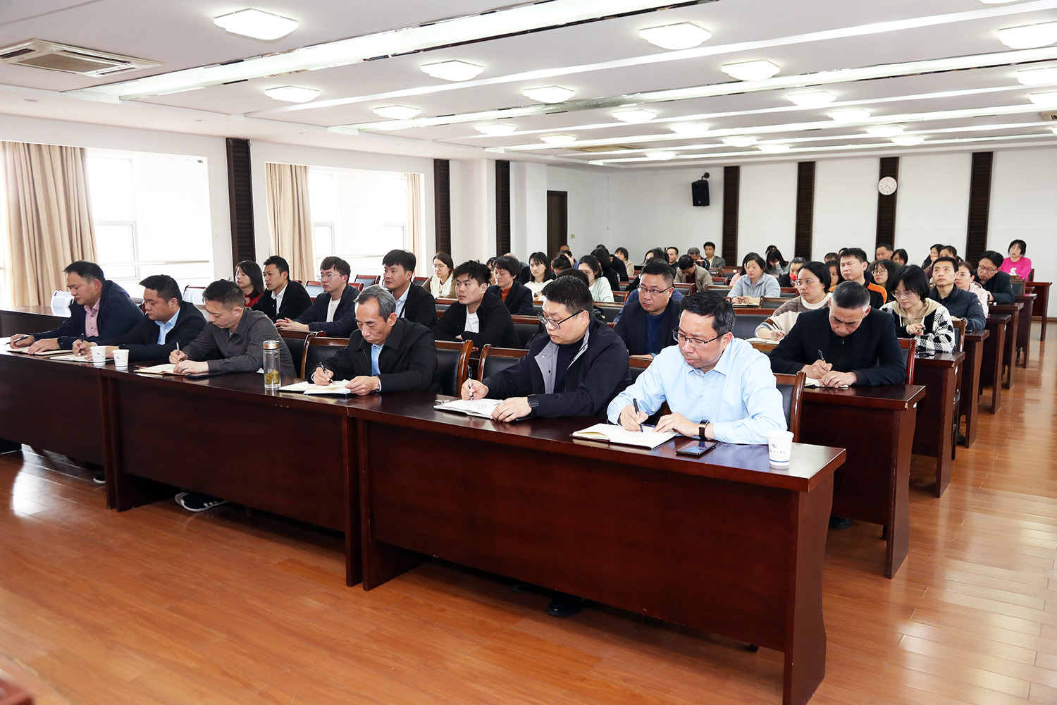 会场右前.JPG